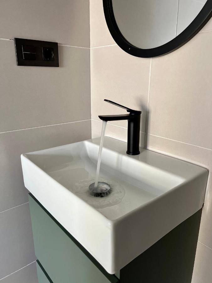 Crysoyle Apartment Barcelona Next To Camp Nou Л'Успіталет-да-Любрагат Екстер'єр фото